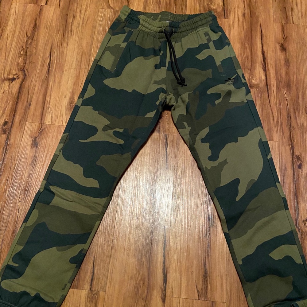 Adidas camouflage sweat pants